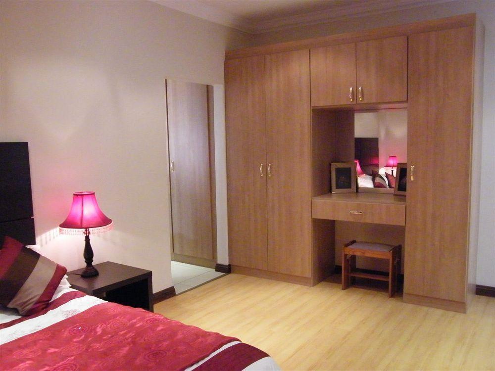 Littlefield Luxury Suite Johannesburg Bagian luar foto